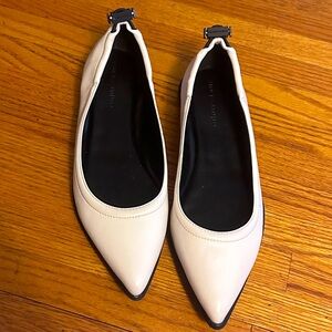 Vince Camuto VC-BENDRETA Coconut Creme Baby Sheep Flats